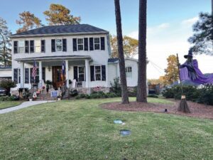 Contributed by Lyn-Ellen Maass